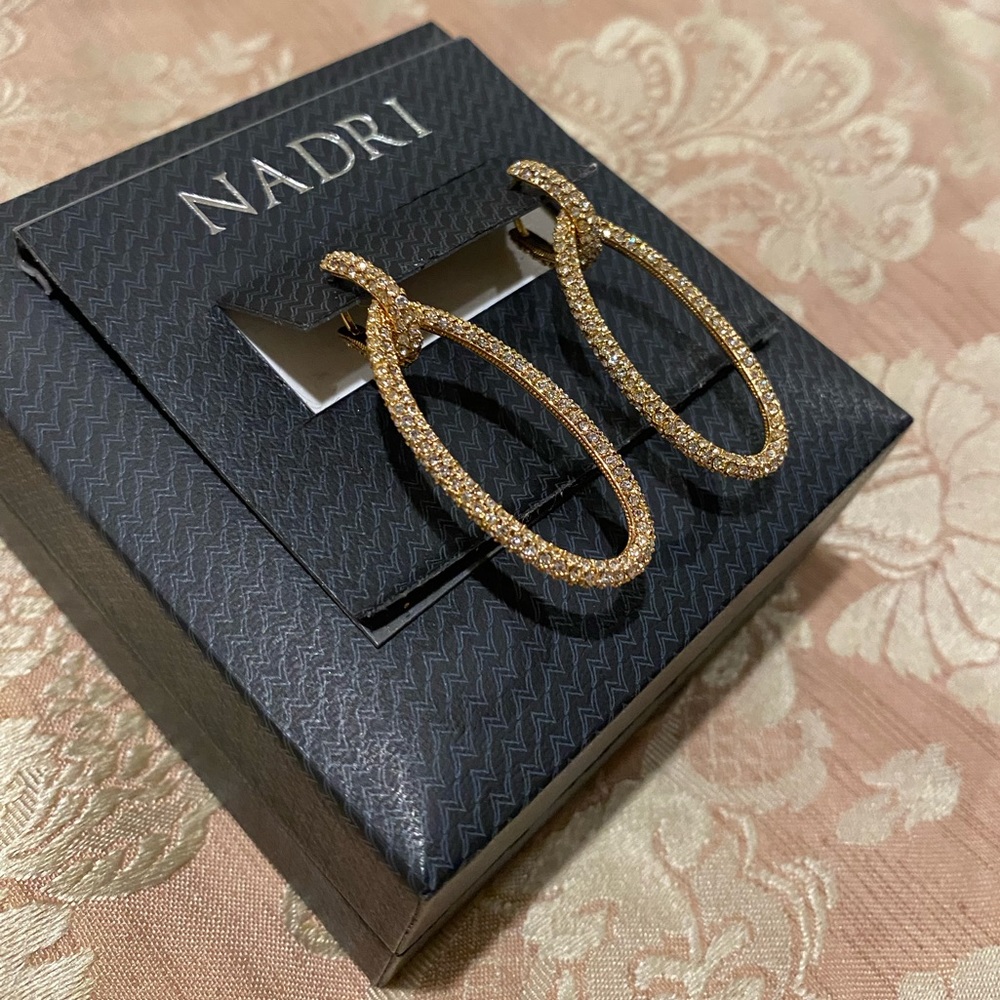 Nadri earrings with high end crystals in gold tone setting. Brand new. - Picture 4 of 8